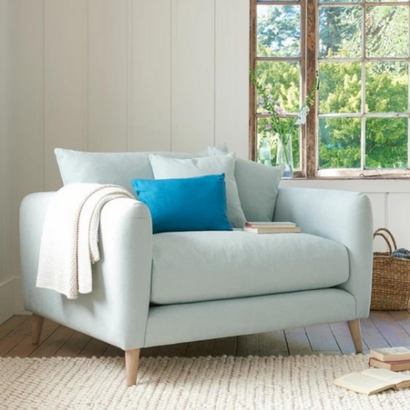 HALSEN ARMCHAIR-C09