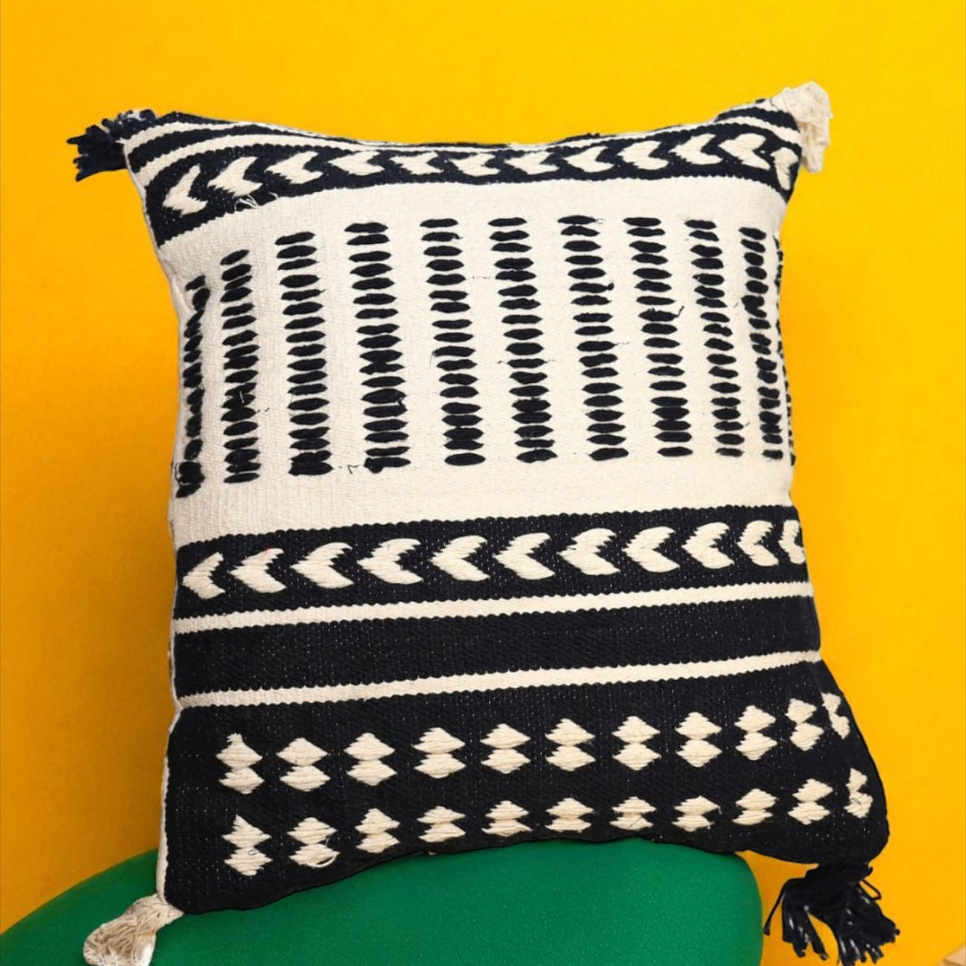 Ivdra Cushion - S429