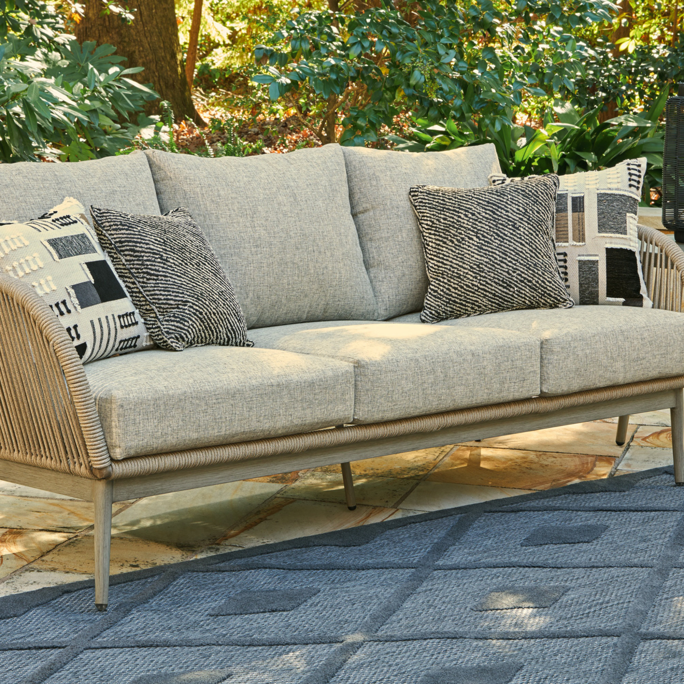 Bistro sofa_H45