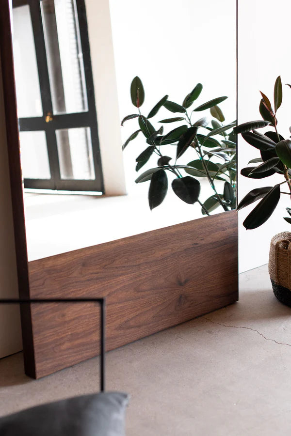 Karen Mirror-Hippo287