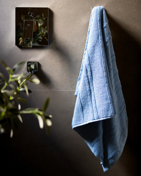 Divine Jacquard Towel-2520248380010