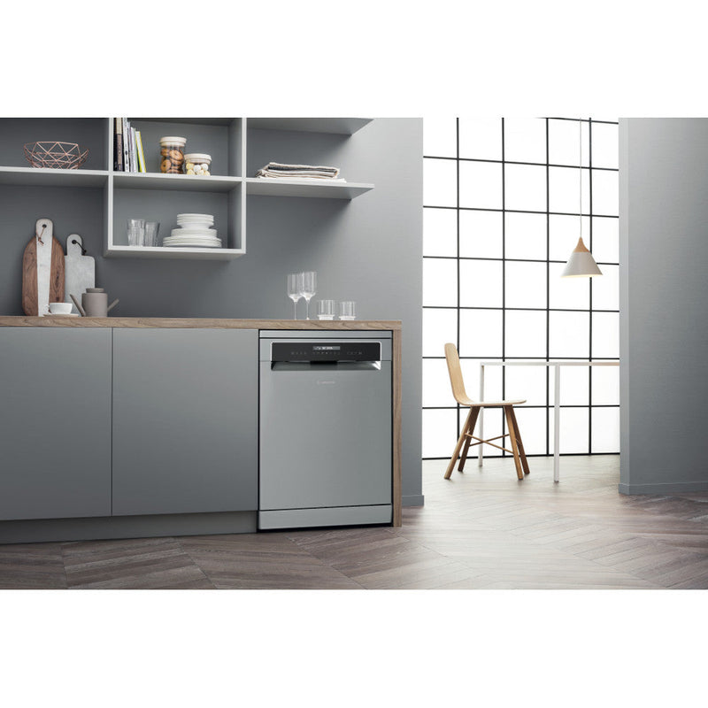 Ariston dishwasher: full size, inox color - LFP 5P31 WLT X