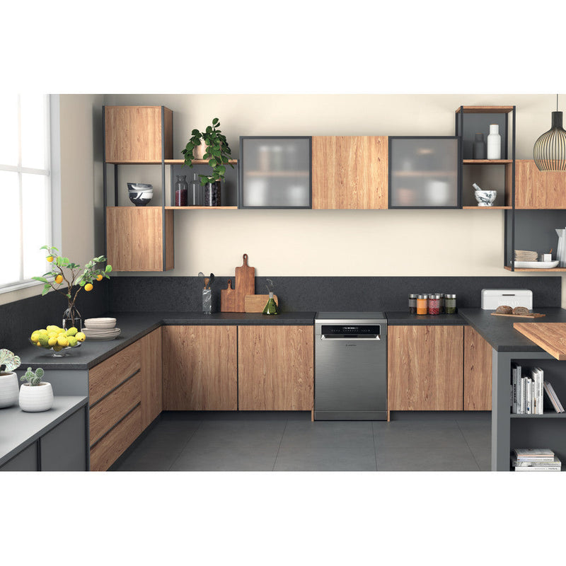 Ariston dishwasher: full size, inox color - LFP 5P31 WLT X