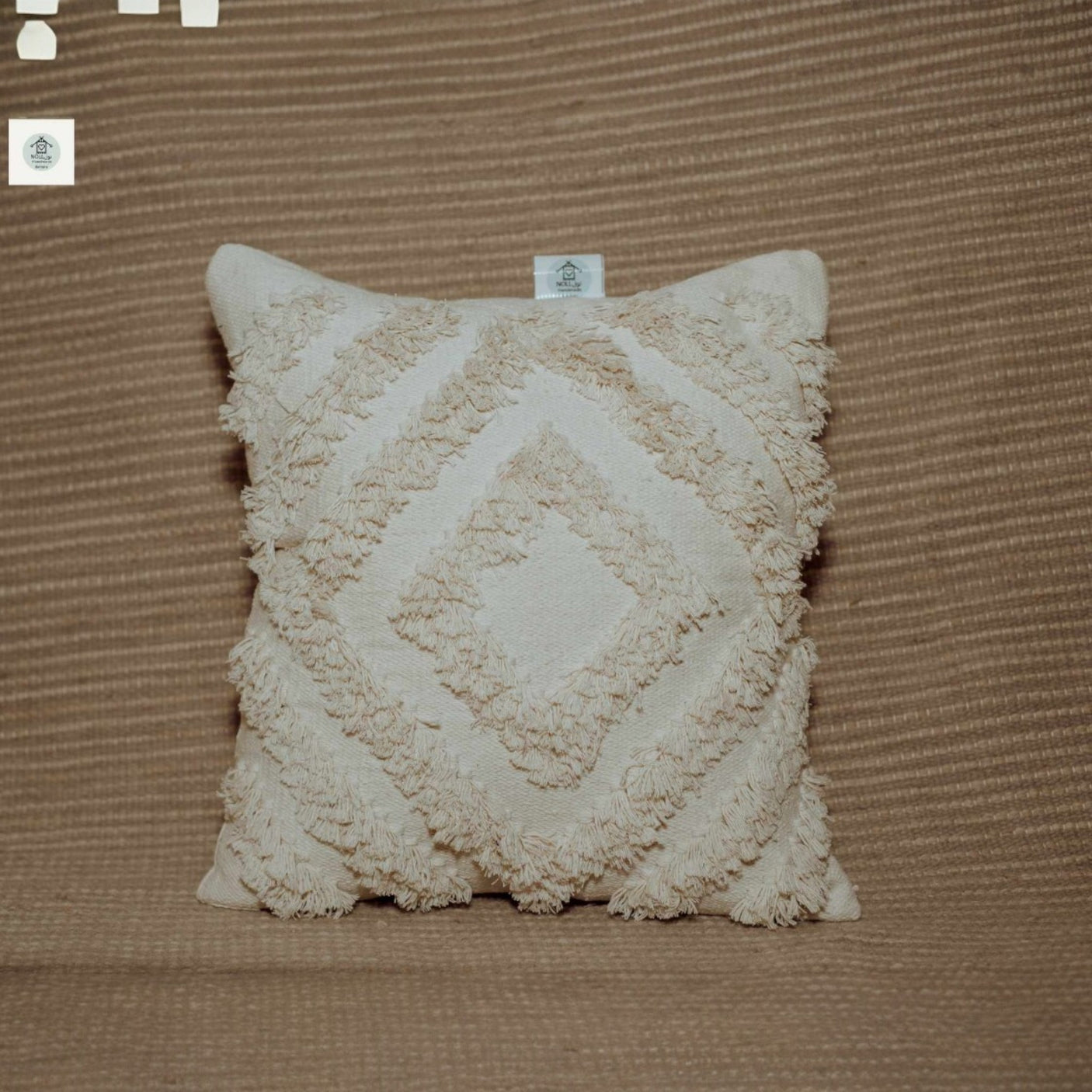 Ivnix Cushion - S422