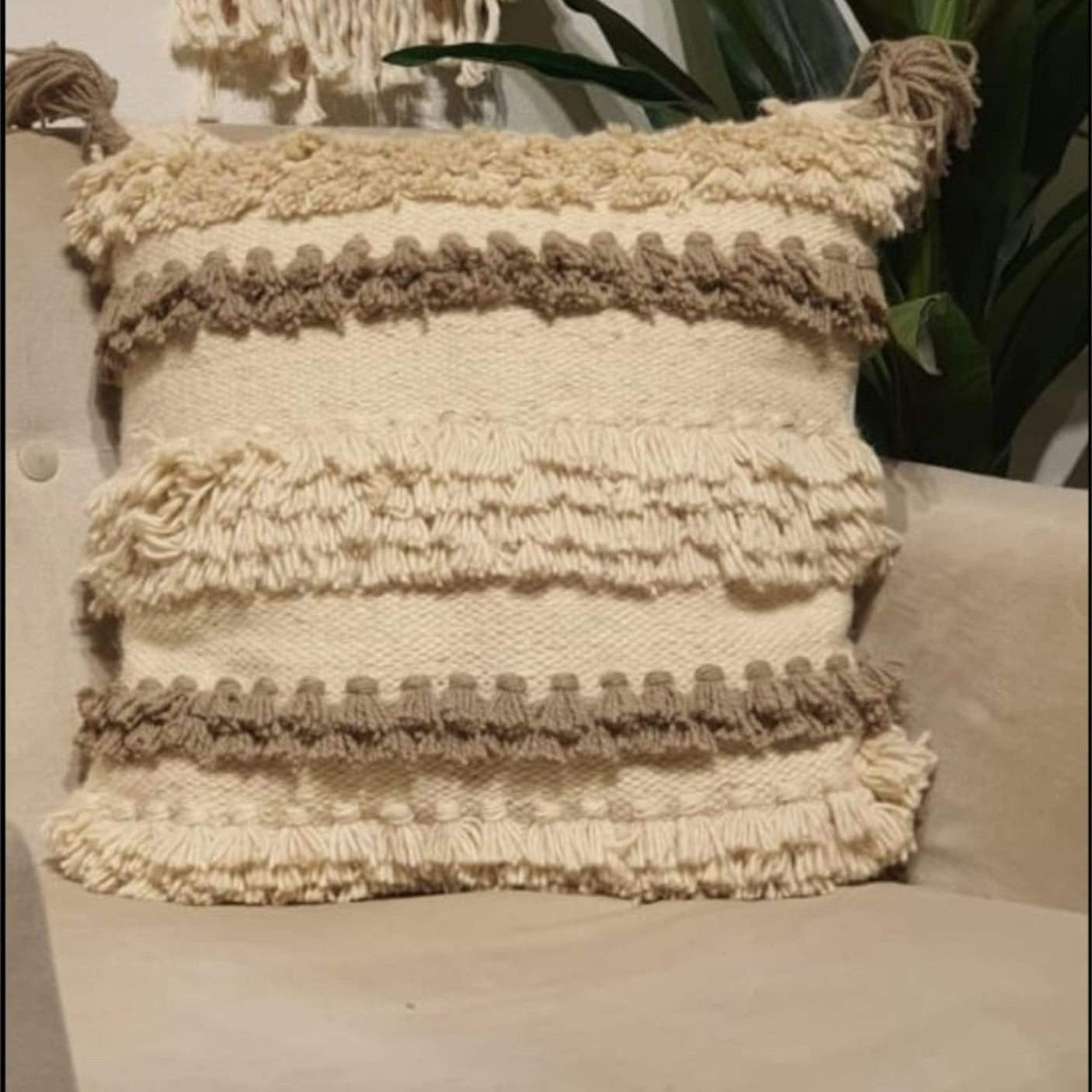 Ivhar Cushion - S426