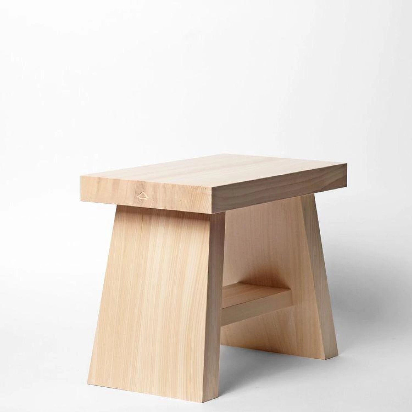 RALEND SIDE TABLE-ART.W.AW 0133-www.manzzeli.com